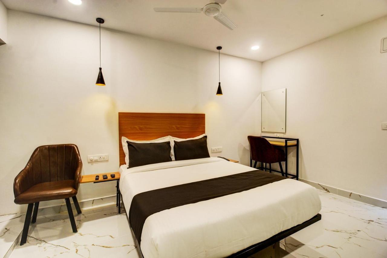Super Townhouse Rcc Hotel Banjara Hills Hyderabad Exterior foto