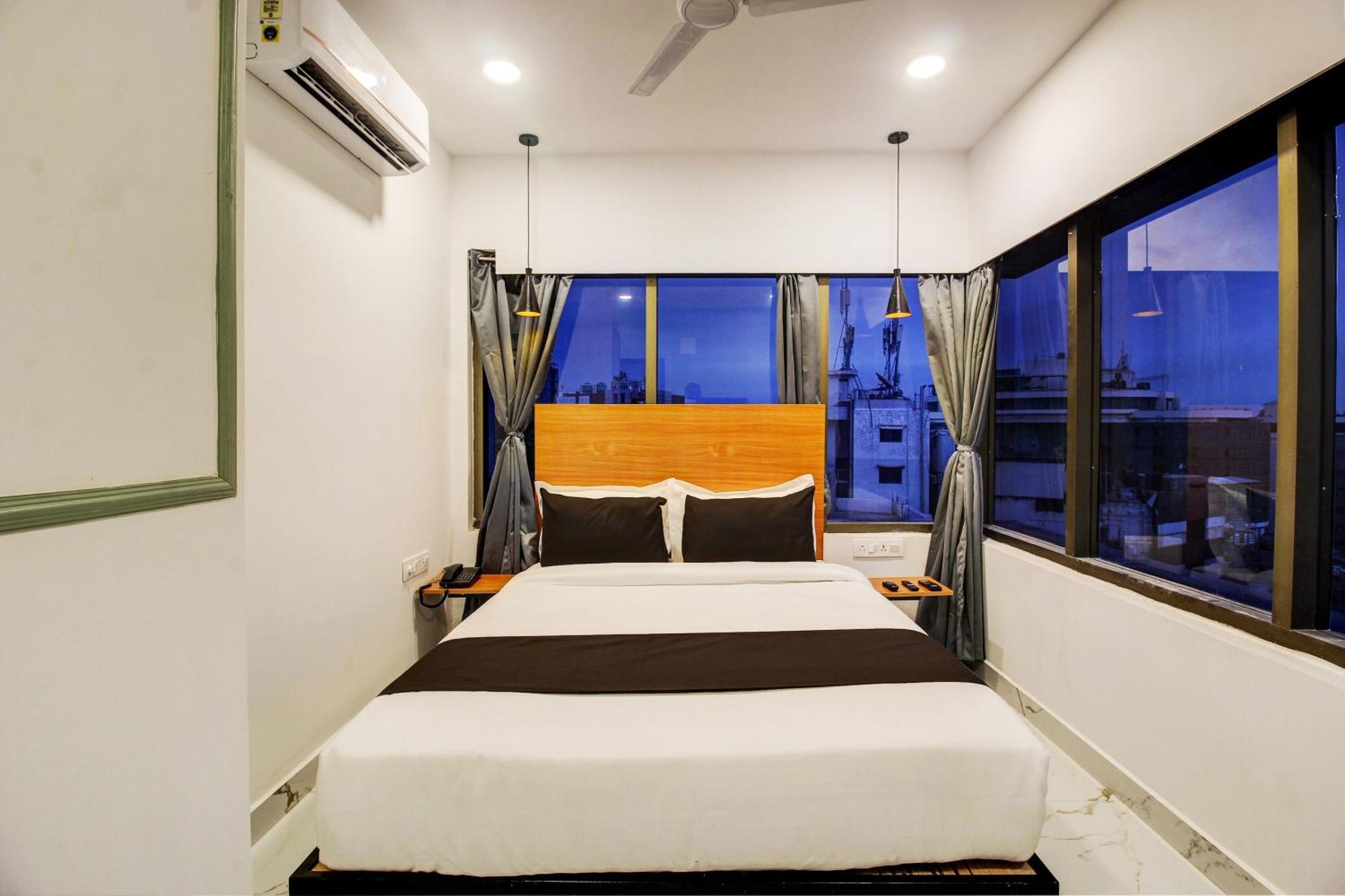 Super Townhouse Rcc Hotel Banjara Hills Hyderabad Exterior foto